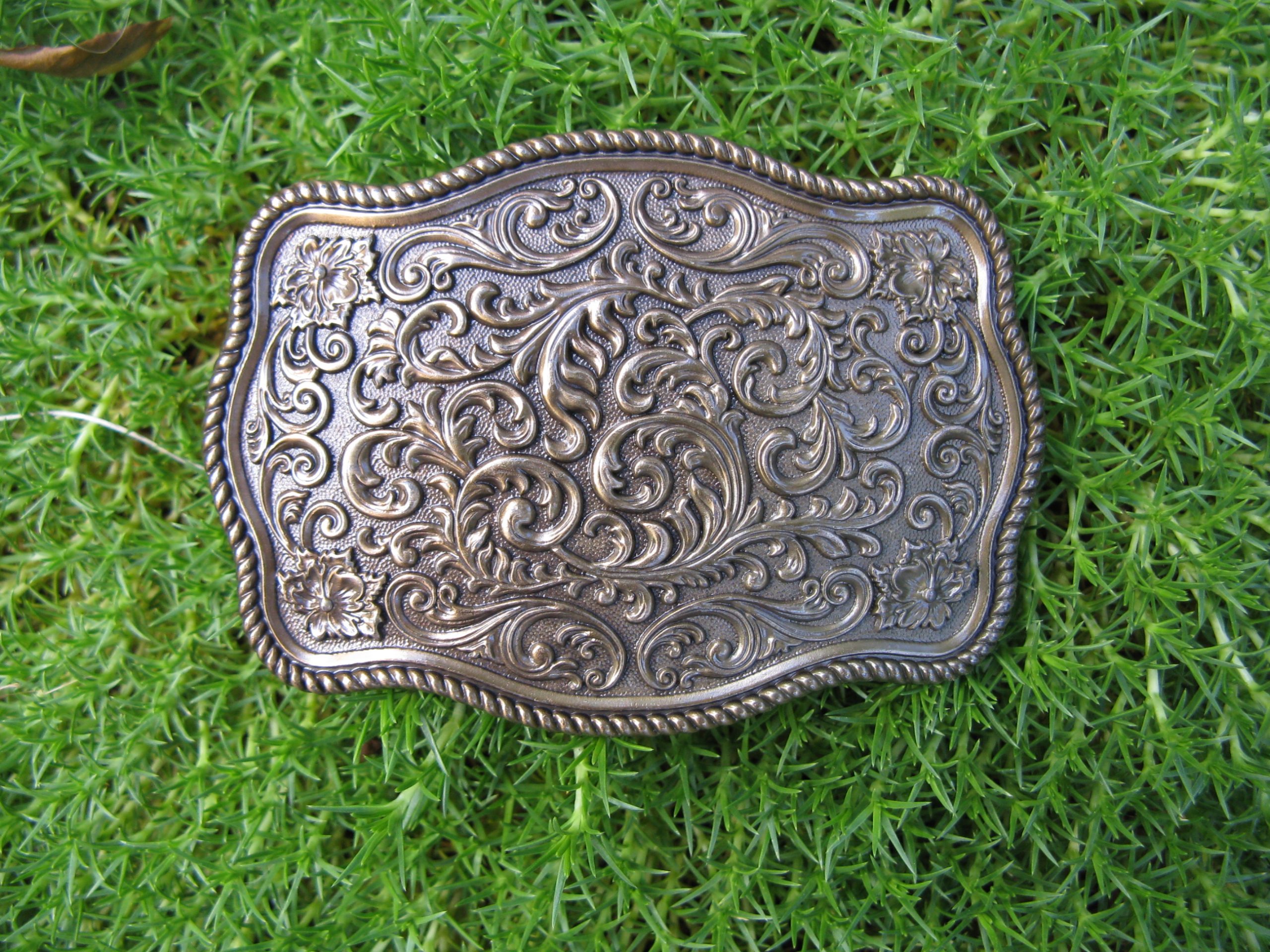 WESTERN FLORAL ROPE EDGE ANTIQUE GOLD PLATED  BELT BUCKLE