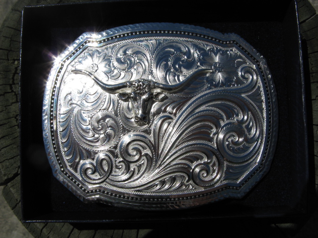MONTANA SILVERSMITHS BUFFALO RIGHT CUT OF THE ROPE BUCKLE WITH LONGHORN