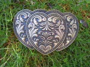 3 HEARTS BRONZED BELT BUCKLE
