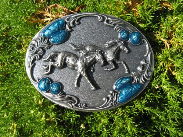 RUNNING HORSES AND TURQUISE STONES  SILVER PLATED BELT BUCKLE