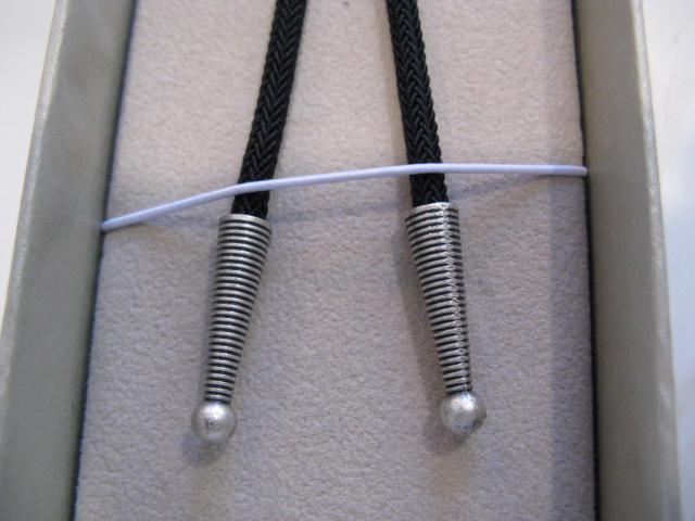 SILVER PLATED BLUE PLESSITE STONE BOLO TIE WITH ROPE BORDER - Image 4